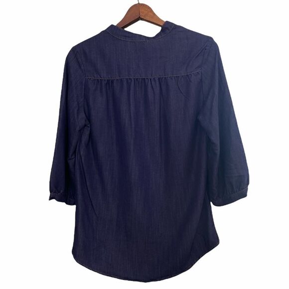 Solitaire Lightweight Denim V Neck Top - Picture 6 of 6